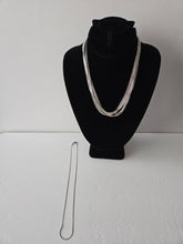 Load image into Gallery viewer, 18K Italian White Gold Plain Necklace