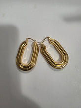 Load image into Gallery viewer, 18K Gold Plated Simple Oval Hoop