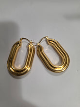 Load image into Gallery viewer, 18K Gold Plated Simple Oval Hoop