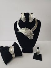 Load image into Gallery viewer, Sliver 4 in 1 Party