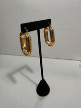 Load image into Gallery viewer, 18K Gold Plated Simple Oval Hoop