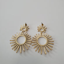 Load image into Gallery viewer, 18K GOLD PLATED EARCZ DANGLING RINGS