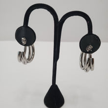 Load image into Gallery viewer, 18K WHITE GOLD PLATED CURVED EARRING