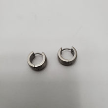 Load image into Gallery viewer, STAINLESS STEEL SLIVER HUGGIE HOOP EARRINGS