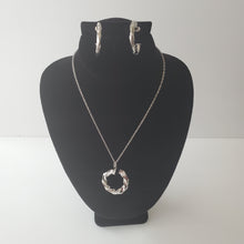 Load image into Gallery viewer, 18K WHITE GOLD PLATED CURVED TWISTED HOOP SET