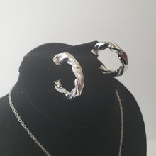 Load image into Gallery viewer, 18K WHITE GOLD PLATED CURVED TWISTED HOOP SET