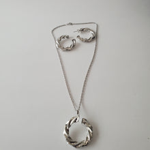 Load image into Gallery viewer, 18K WHITE GOLD PLATED CURVED TWISTED HOOP SET