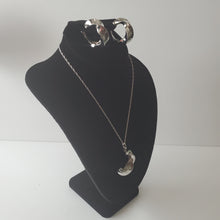 Load image into Gallery viewer, 18K WHITE GOLD PLATED CURVED TWISTED HOOP SET