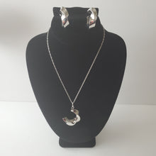 Load image into Gallery viewer, 18K WHITE GOLD PLATED CURVED TWISTED HOOP SET