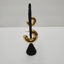 Load image into Gallery viewer, 18K GOLD PLATED CHUNKY C CURVED EARRINGS