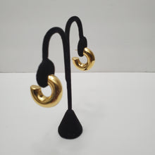 Load image into Gallery viewer, 18K GOLD PLATED CHUNKY C CURVED EARRINGS