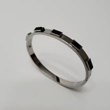 Load image into Gallery viewer, 18K WHITE GOLD PLATED STAINLESS STEEL BANGLE WITH BLACK STONE
