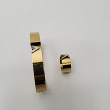 Load image into Gallery viewer, 18K GOLD PLATED STAINLESS STEEL V BANGLE WITH RING
