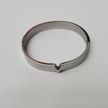 Load image into Gallery viewer, 18K WHITE GOLD PLATED STAINLESS STEEL V BANGLE