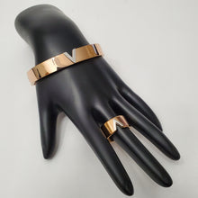 Load image into Gallery viewer, 18K ROSE GOLD PLATED STAINLESS STEEL BANGLE WITH RING