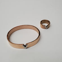 Load image into Gallery viewer, 18K ROSE GOLD PLATED STAINLESS STEEL BANGLE WITH RING