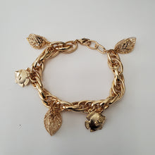 Load image into Gallery viewer, 18K GOLD PLATED FISH CHARM BRACELET