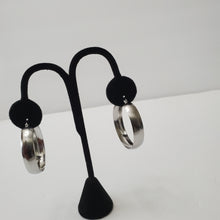 Load image into Gallery viewer, SLIVER STAINLESS STEEL SMALL HOOP EARRINGS