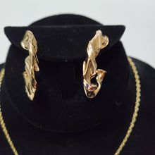 Load image into Gallery viewer, 18K GOLD PLATED CURVED EARRING NECKLACE AND PENDANT SET