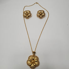 Load image into Gallery viewer, 18K GOLD PLATED CLIP EARRING NECKLACE AND PENDANT SET