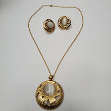 Load image into Gallery viewer, 18K GOLD PLATED PEARL CLIP EARRING NECKLACE AND PENDANT SET