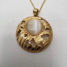 Load image into Gallery viewer, 18K GOLD PLATED PEARL CLIP EARRING NECKLACE AND PENDANT SET