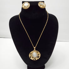 Load image into Gallery viewer, 18K GOLD PLATED PEARL CLIP EARRING NECKLACE AND PENDANT SET