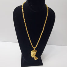 Load image into Gallery viewer, 18K BRAZILIAN GOLD PLATED TWISTED ROPE NECKLACE WITH EGYPTIAN HEAD PENDANT