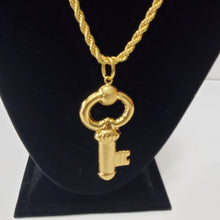 Load image into Gallery viewer, 18K BRAZILIAN GOLD PLATED CHUNKY KEY PENDANT WITH TWISTED ROPE NECKLACE