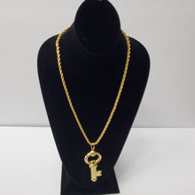 Load image into Gallery viewer, 18K BRAZILIAN GOLD PLATED CHUNKY KEY PENDANT WITH TWISTED ROPE NECKLACE