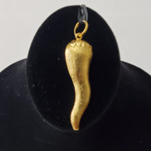 Load image into Gallery viewer, 18K BRAZILIAN GOLD PLATED CHUNKY PEPPER PENDANT