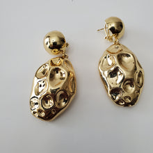 Load image into Gallery viewer, 18K BRAZILIAN GOLD PLATED CHUNKY LONG DROP OVAL EARRINGS