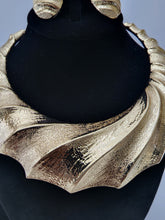 Load image into Gallery viewer, 18K GOLD PLATED EARRING, PENDANT & NECKLACE SET