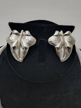 Load image into Gallery viewer, 18K BRAZILIAN WHITE GOLD PLATED LEAF PARTY SET
