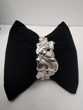 Load image into Gallery viewer, 18K BRAZILIAN WHITE GOLD PLATED LEAF PARTY SET