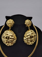 Load image into Gallery viewer, 18K GOLD PLATED EARRING, PENDANT & NECKLACE SET