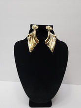 Load image into Gallery viewer, 18K ITALIAN GOLD PLATED DROP/DANGLING EARRINGS