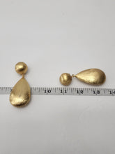 Load image into Gallery viewer, 18K ITALIAN GOLD PLATED CHUNKY DROP EARRINGS