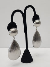 Load image into Gallery viewer, 18K ITALIAN WHITE GOLD PLATED CHUNKY DROP EARRINGS