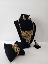 Load image into Gallery viewer, 18K ITALIAN GOLD PLATED LEAF PARTY SET
