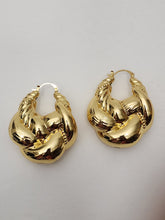 Load image into Gallery viewer, 18K Gold Plated Chunky Hoop Earring