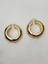 Load image into Gallery viewer, 18K Gold Plated Chunky Light Weight Hoop Earring