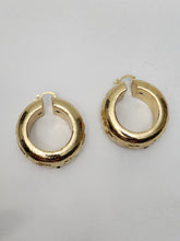 Load image into Gallery viewer, 18K Gold Plated Chunky Light Weight Hoop Earring