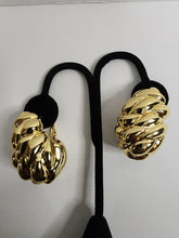 Load image into Gallery viewer, 18K Gold Plated Chunky Earring