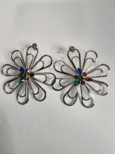 Load image into Gallery viewer, 18K White Gold Plated Flower Earring
