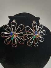 Load image into Gallery viewer, 18K White Gold Plated Flower Earring