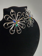 Load image into Gallery viewer, 18K White Gold Plated Flower Earring