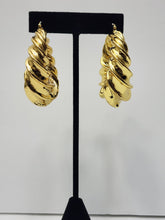 Load image into Gallery viewer, 18K Gold Plated Chunky Twisted Earring