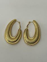 Load image into Gallery viewer, 18K BRAZILIAN GOLD PLATED CHUNKY LONG OVAL EARRINGS