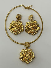 Load image into Gallery viewer, 18K GOLD PLATED CHUNKY FLOWED EARRING, CORD NECKLACE & PENDANT SET